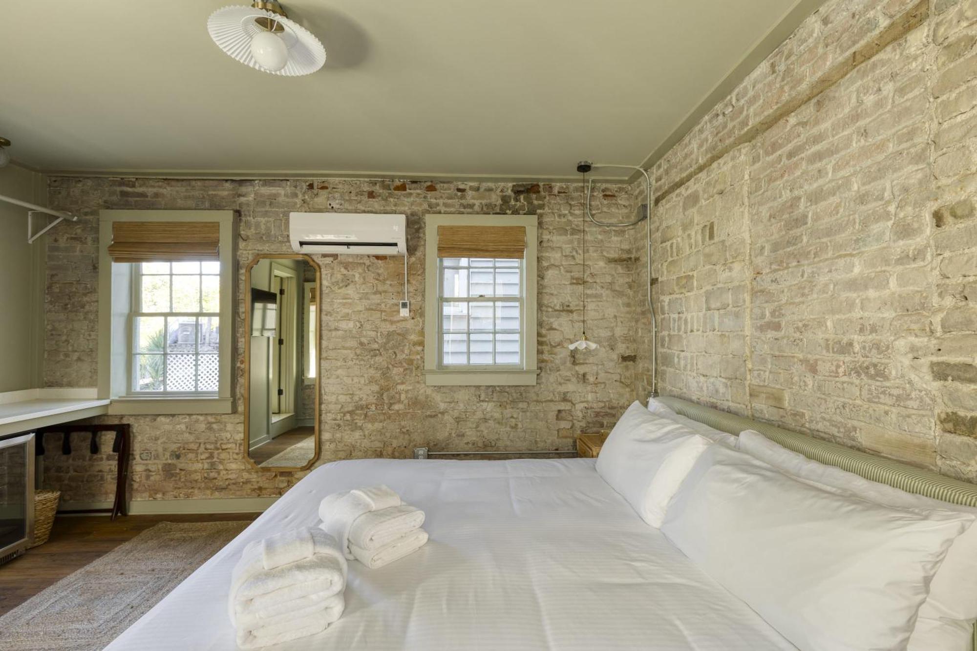 Historic B&B King Suite- Walk To King Charleston Eksteriør bilde